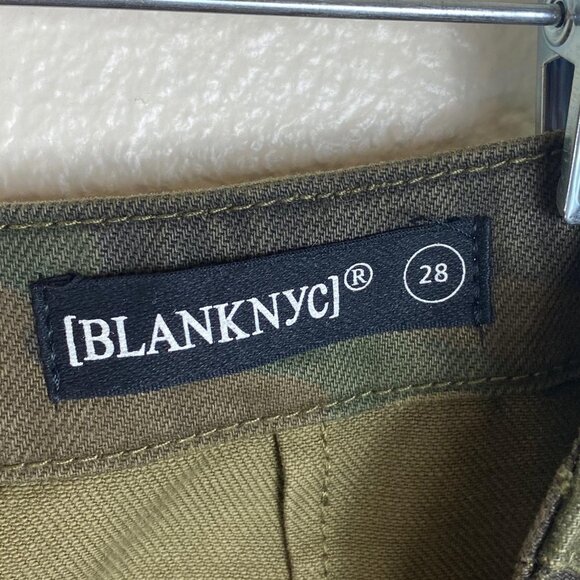 BLANKNYC Camo Mini Skirt Raw Hem NWT - Picture 11 of 12